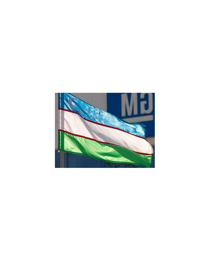 Bandera Uzbekistán exterior